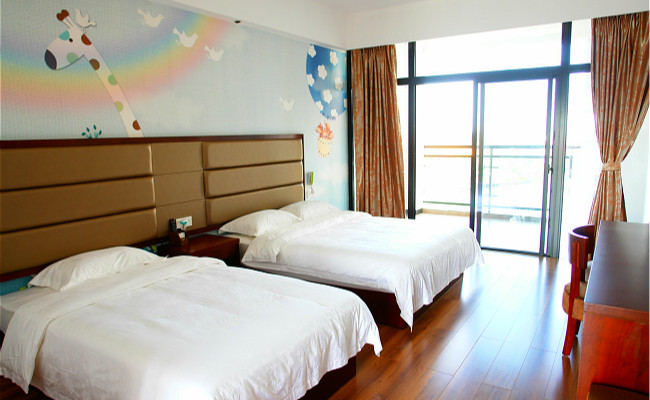 豪华落地窗设计，让你最大限度观赏壮美湖景