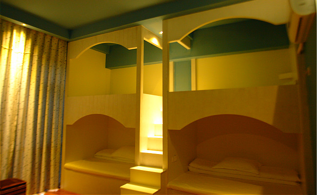 华灯初上，尽享此刻的温馨时光